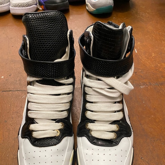 Givenchy Contrast High Top Sneaker - Picture 3 of 7